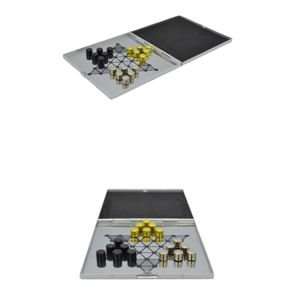 G.H. Bass & Co. Magnetic Chinese Checkers Travel Game - Picture 1 of 10